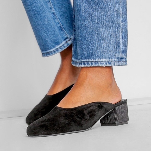 Seychelles Shoes - Seychelles Migrate Suede Mules in Black Size 7.5